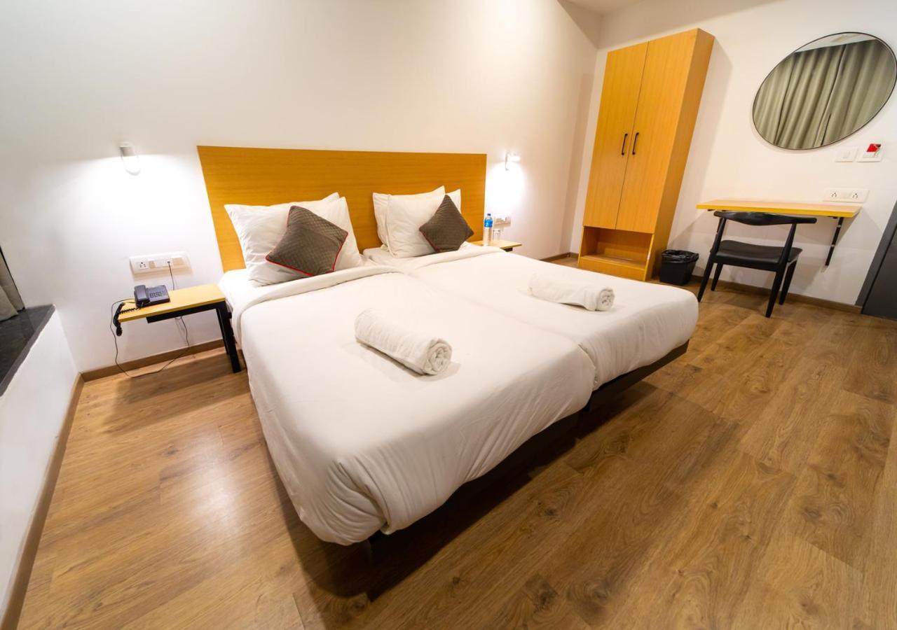 Hotel The Park Infinity Surat Zewnętrze zdjęcie